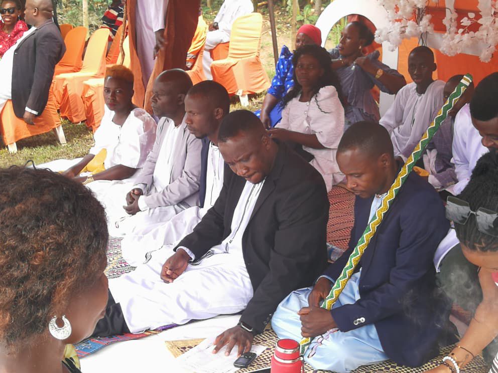 Ab’enzikiriza y’Obuwangwa basinzizza mu kumalako omwaka