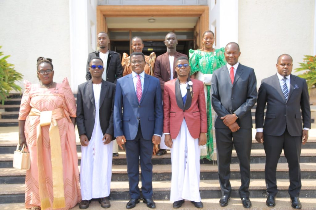 Wuuno omuvubuka ageegenya Katikkiro: Afunye omukisa okumusisikana