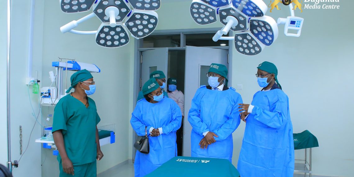 Katikkiro agguddewo Peoples Medical Hospital: Atenderezza Omutindo