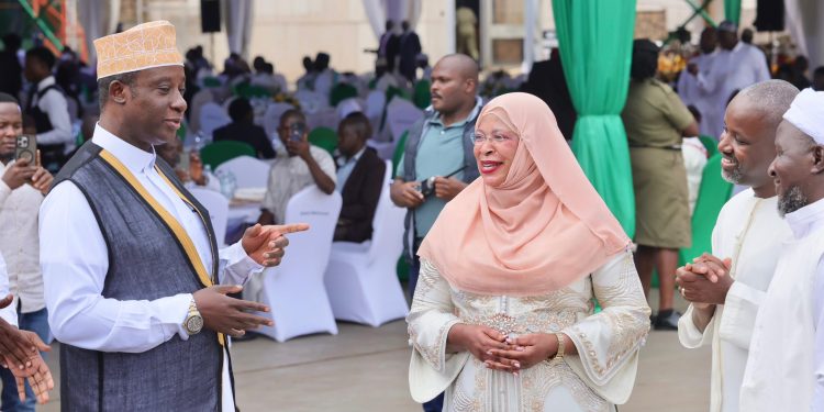 Omulangira Nakibinge Asabye Palamenti okukola ku nsonga z’abasibe b’ebyobufuzi