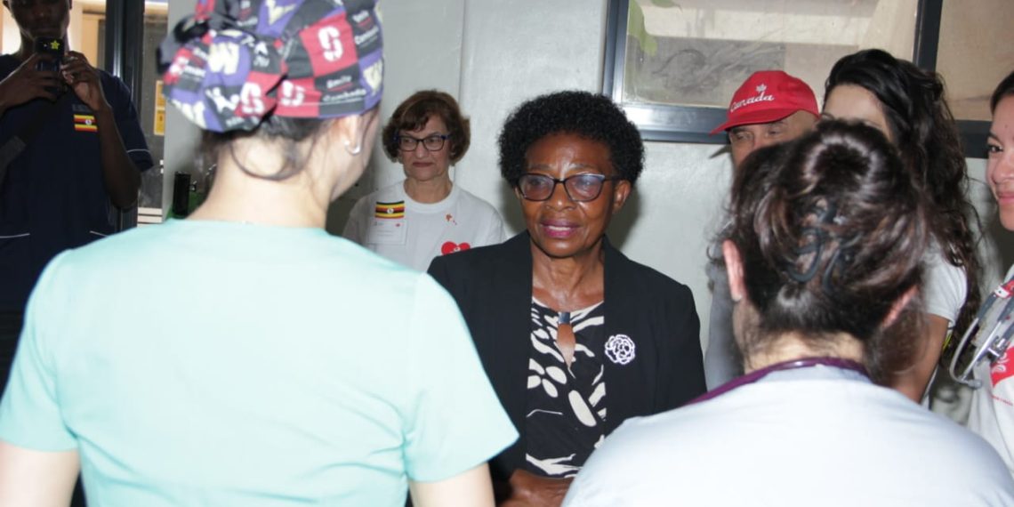 Temwesibaako ndwadde, mugende mu basawo – Minisita Nakate