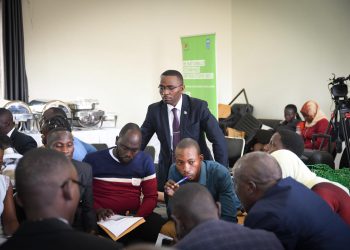 Omuvubuka Asobola atya okukuuma obutondebwensi ate ng’afunamu?