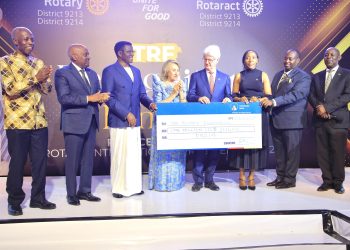Katikkiro Mayiga asiimye omutima gwa Rotary ogw’okulumirirwa abalala
