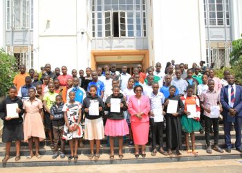 Kkalamu Ngabo; Abayizi 72 be bafunye bbasale z’Obwakabaka okusoma siniya esooka, 2026