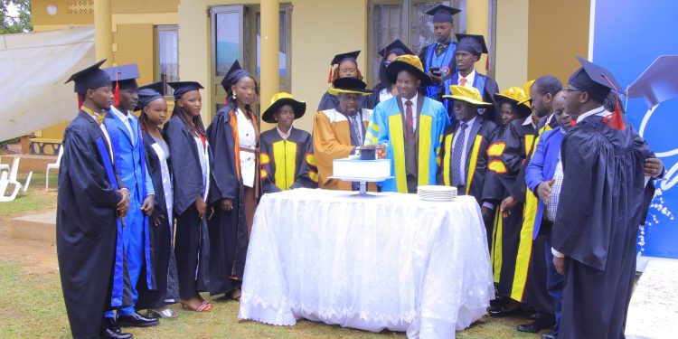 Gavumenti esaana okutegeera obukulu bw’amasomero g’obwannanyini – Minisita Kiyimba