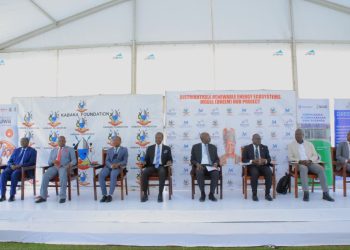 Abalimi be bagenda okusinga ssente mu Uganda ey’enkya: Abavubuka bakubiriziddwa okujjumbira obulimi