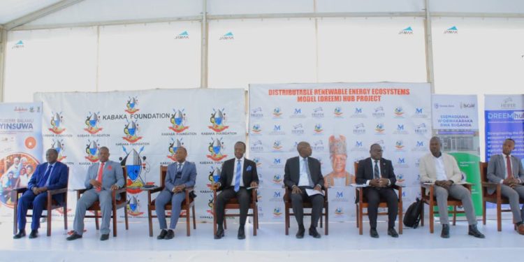 Abalimi be bagenda okusinga ssente mu Uganda ey’enkya: Abavubuka bakubiriziddwa okujjumbira obulimi