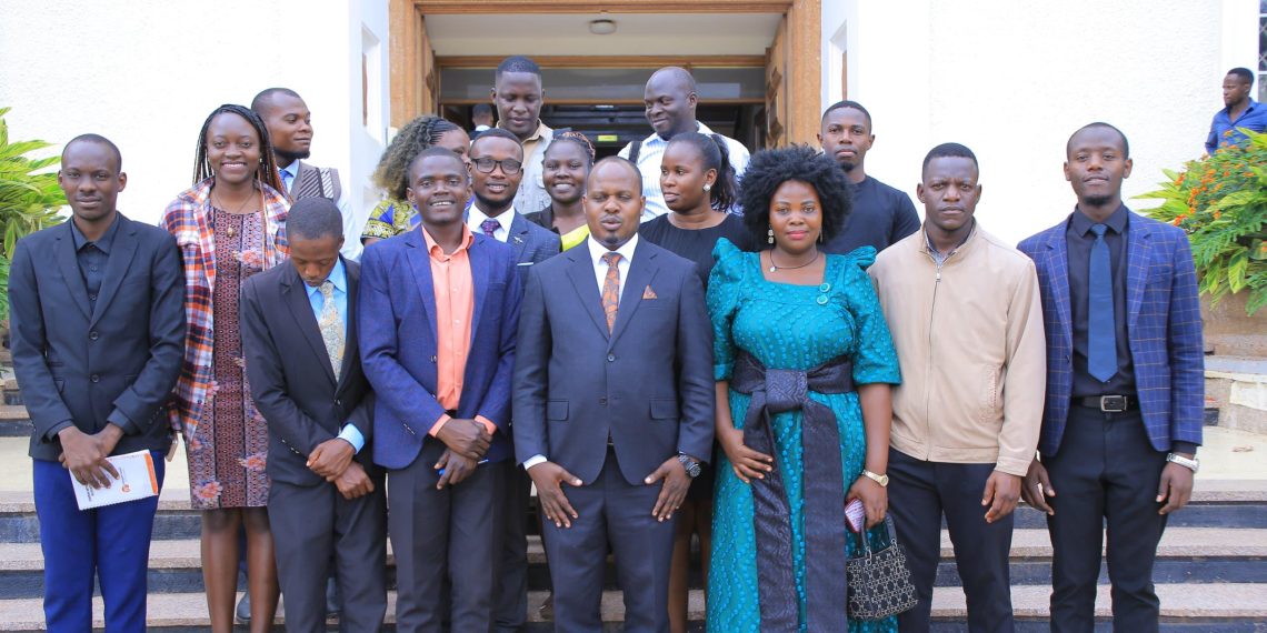 Mwefumiitirize ku bubaka bwa Kabaka obukwata ku mitimbagano