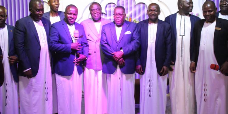 Mukomye okuweebula emikolo gy’ennono