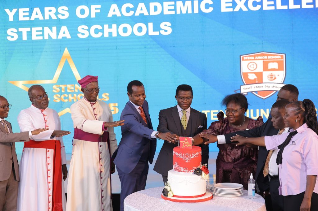 Emyaka 25 egya Stena Schools: Katikkiro Mayiga avumiridde abakonzibya enkulaakulana nga beekwasa abafuzi b’amatwale