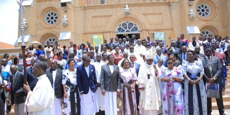 Okusaba mu Lutikko e Lubaga: Katikkiro a nyikiza obubaka bwa Kabaka