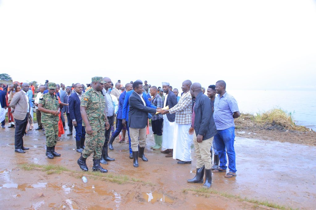 Katikkiro Mayiga awabudde Gavumenti ku ttemu n’obubbi e Kasensero