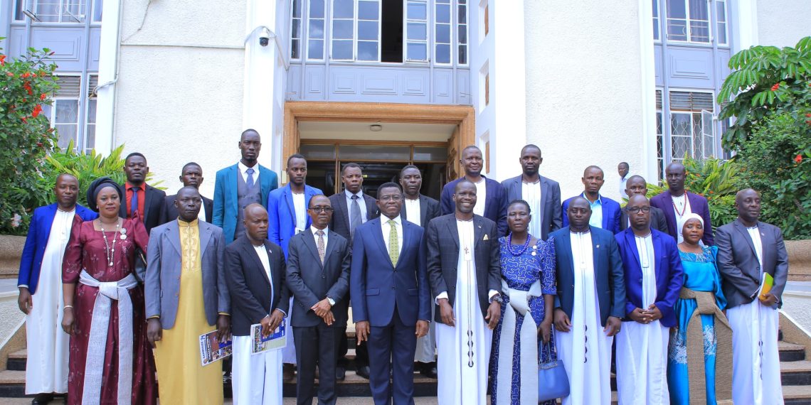 “Omwami wa Kabaka tabeera munafu” – Katikkiro Mayiga aluŋŋamizza Abatongole