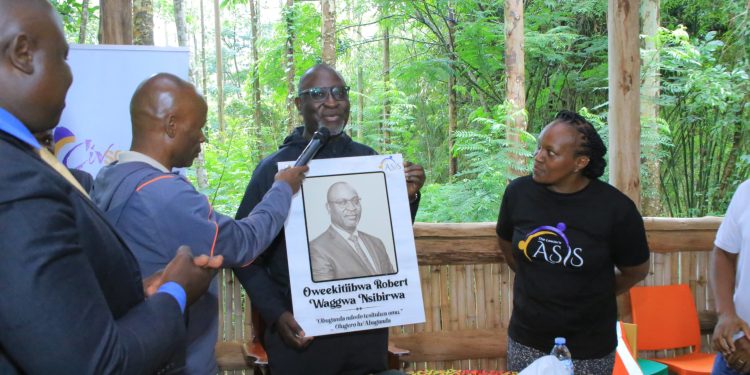 Abakulembeze muwummuleeko, tusobole okukulaakulanya Ensi yaffe – Owek. Waggwa Nsibirwa