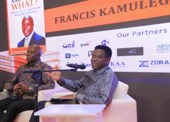 Katikkiro Mayiga akubirizza abantu okuwandiika ebitabo ku bulamu bwabwe