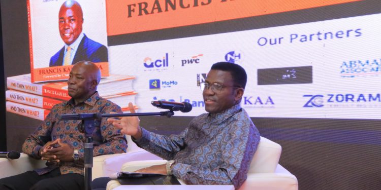 Katikkiro Mayiga akubirizza abantu okuwandiika ebitabo ku bulamu bwabwe