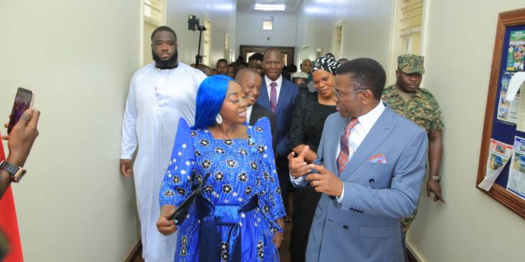 Omuyimbi Spice okuva e Jamaica ali Uganda: Akyaddeko Embuga