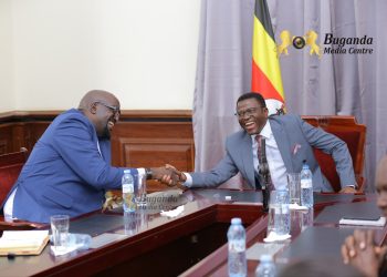 Alan Kasujja, Ssenkulu wa Uganda Media Centre akiise Embuga