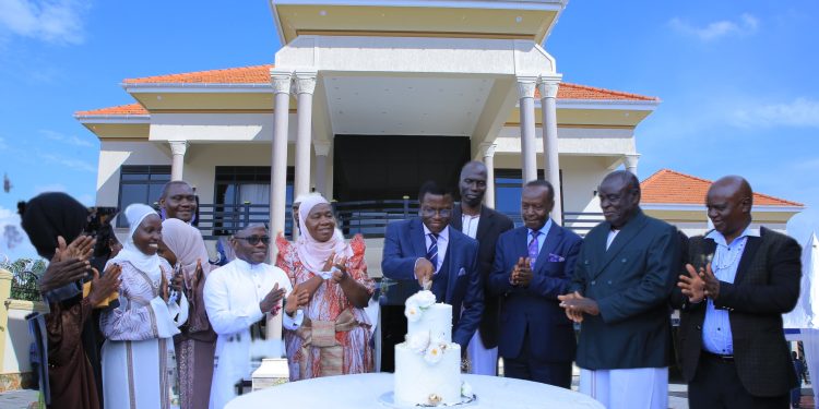 Kaggo Matovu Magandaazi akoze omukolo okwebaza Katonda: Katikkiro Akubirizza ku mutindo gw’amaka