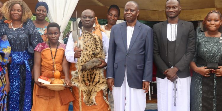 Omukulu w’Ekika ky’Obutiko omuggya atuuziddwa