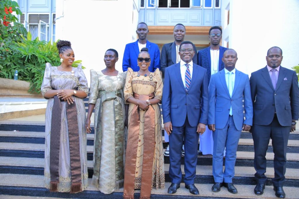 Omuyimbi Karole Kasita akyaddeko Embuga: Katikkiro awabudde Bannabitone