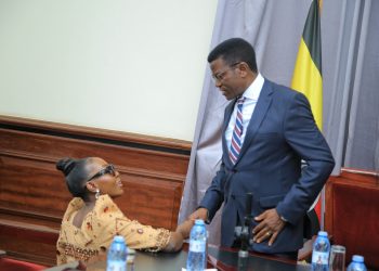 Omuyimbi Karole Kasita akyaddeko Embuga: Katikkiro awabudde Bannabitone