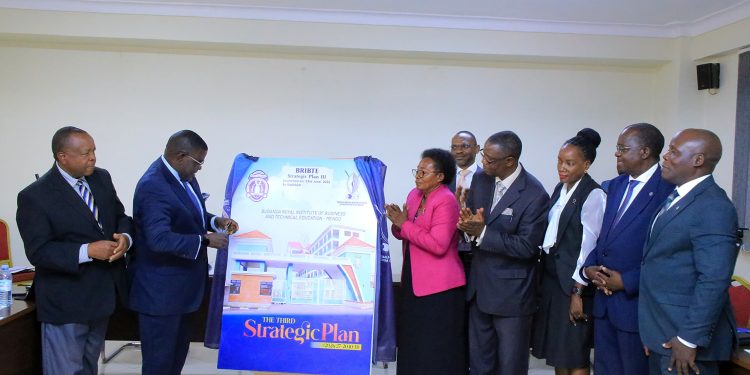 Buganda Royal Institute ekyusizza olukiiko olufuzi: etongozza ne nnamutayiika ya myaka 5