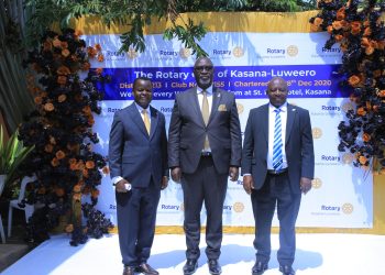 Rotary Club of Kasana Luweero efubye Pulezidenti ow’omusanvu: Owek. Nsibirwa abakubye akaama