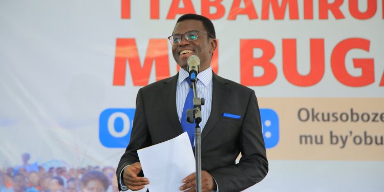 Katikkiro Mayiga aggaddewo ttabamiruka w’abakyala mu Buganda: Abasabye Obuteekubagiza