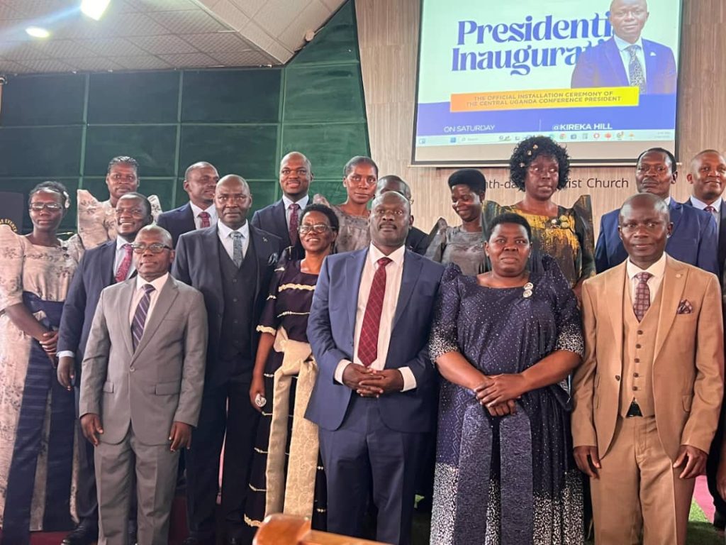 Abaana mubanyikizeemu eddini nga muyita mu masomero