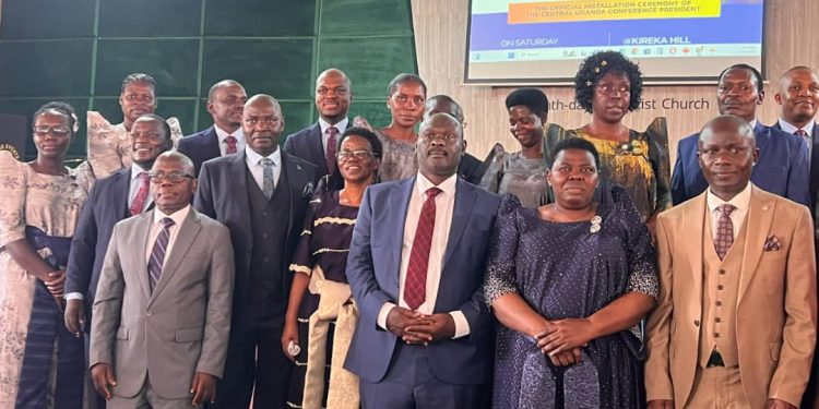 Abaana mubanyikizeemu eddini nga muyita mu masomero