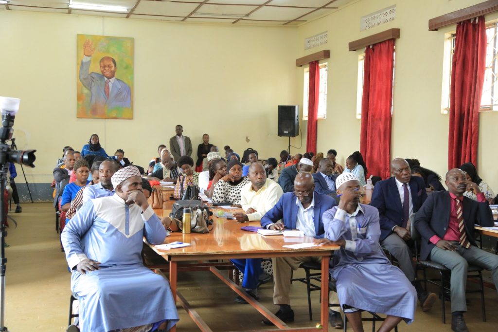 Omusomo ku Ebola: Obwakabaka bubangudde abantu