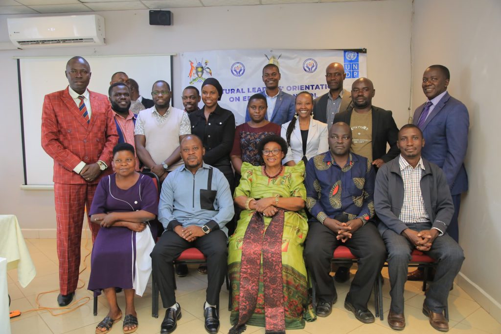 Abakulembeze b’Ennono ku mitendera bakubaganyiza ebirowoozo ku kulwanyisa ebibamba