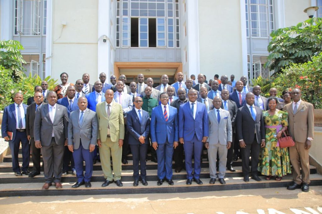 Abaami Abaamasaza basabiddwa obutasosola mu bantu ba Kabaka