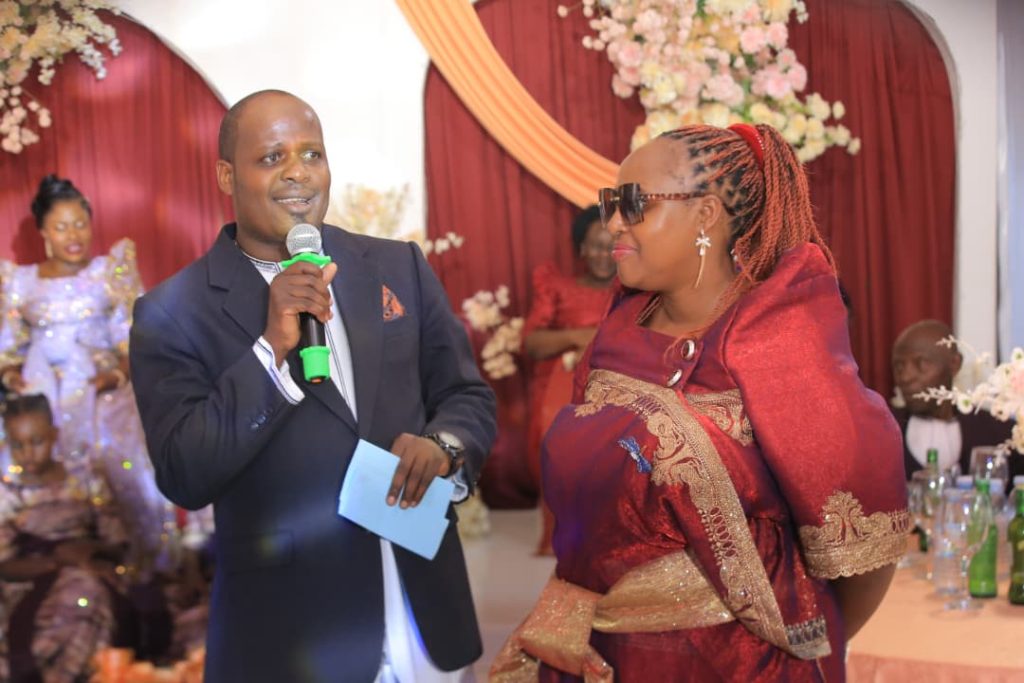 Minisita Kazibwe asabye abafumbo okukwatiza awamu emirimu gy’awaka