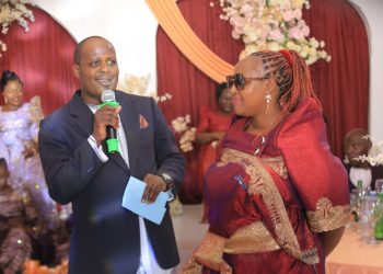 Minisita Kazibwe asabye abafumbo okukwatiza awamu emirimu gy’awaka