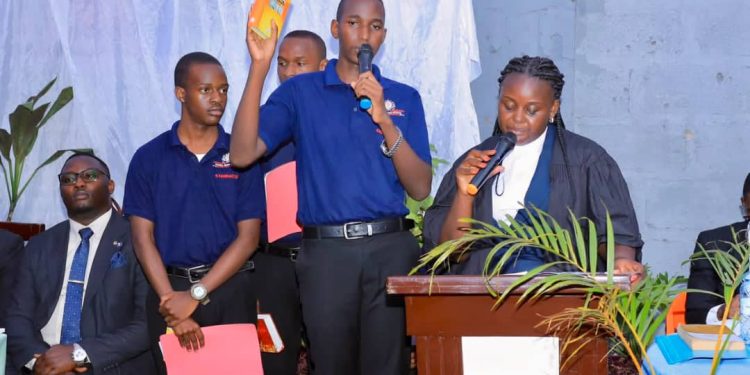 Minisita Kazibwe akubye abakulembeze akaama