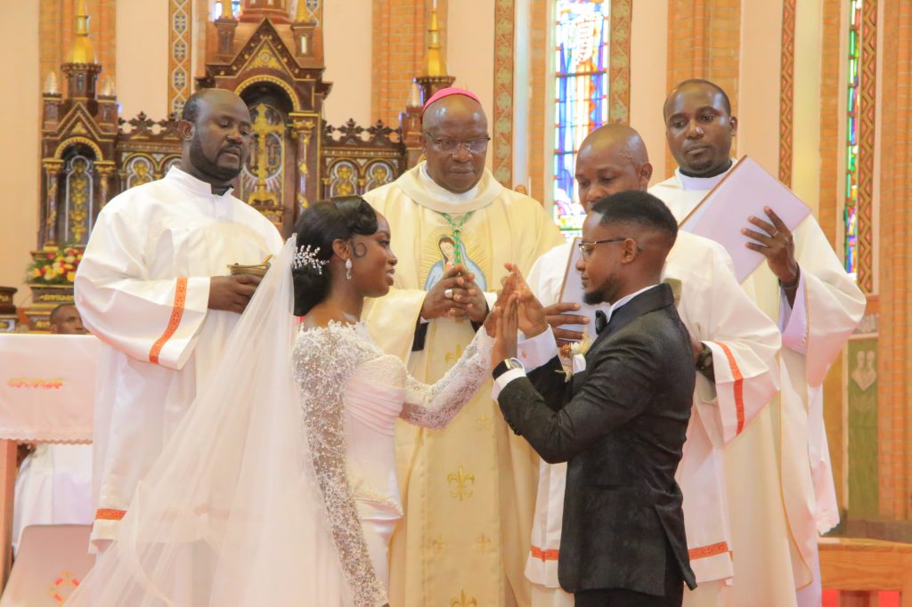 Owek. Nsibirwa alabudde abavubuka abatya obufumbo