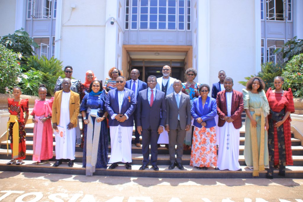 Dr. Bbosa awandiise ekitabo ku myaka 41 gy’amaze mu katemba