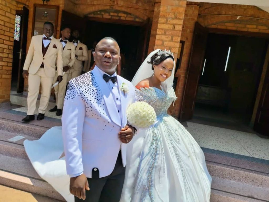 Mwewale abasomeseza obufumbo ku mitimbagano -Minisita Kiyimba