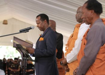 Ssaabasajja Kabaka Ronald Muwenda Mutebi II asaasidde abantu b’Obukama bwaTooro olw’okuviibwako Omukama abadde emunnyenye mu Bukama bwe n’eri bannayuganda okutwalira awamu