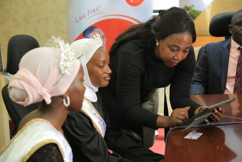 Bannalulungi b’Obwakabaka bayunjiddwa ku Tubeere Balamu Yinsuwa