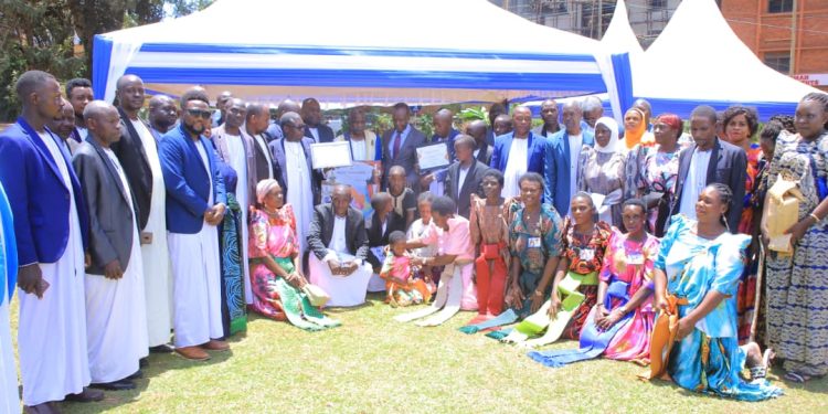 Abantu ba Buganda bongedde okuwagira emirimu gy’Obwakabaka: Bakubiriziddwa okuyigiriza abaana olulimi oluganda