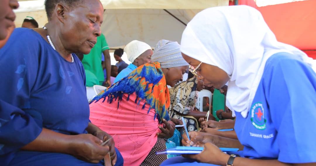 Omuwendo gw’abasawo abaddukira ebweru w’Eggwanga gususse, Ssaabasajja Kabaka alabudde bekikwatako