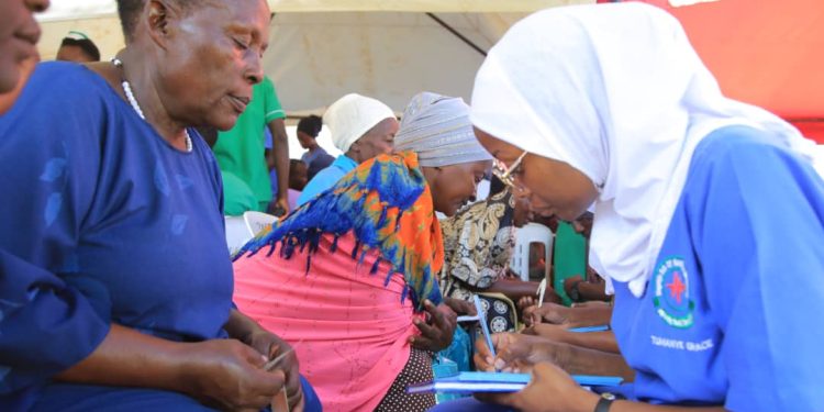 Omuwendo gw’abasawo abaddukira ebweru w’Eggwanga gususse, Ssaabasajja Kabaka alabudde bekikwatako