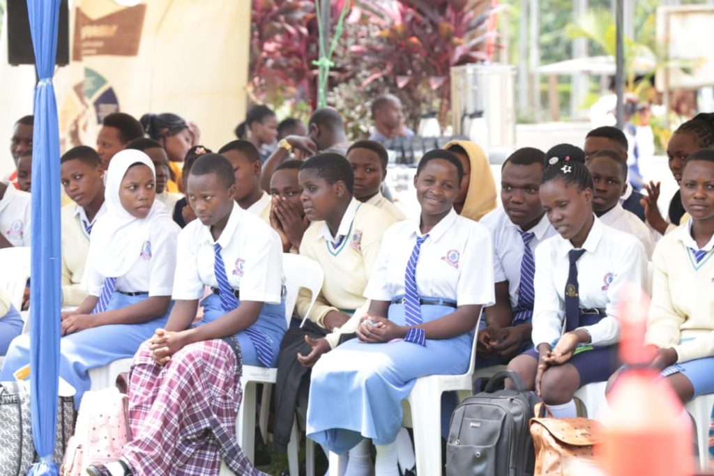 Obwakabaka bukubirizza emiti emito okunyikira okusimba emiti kisobozese okukendeeza ekyeya
