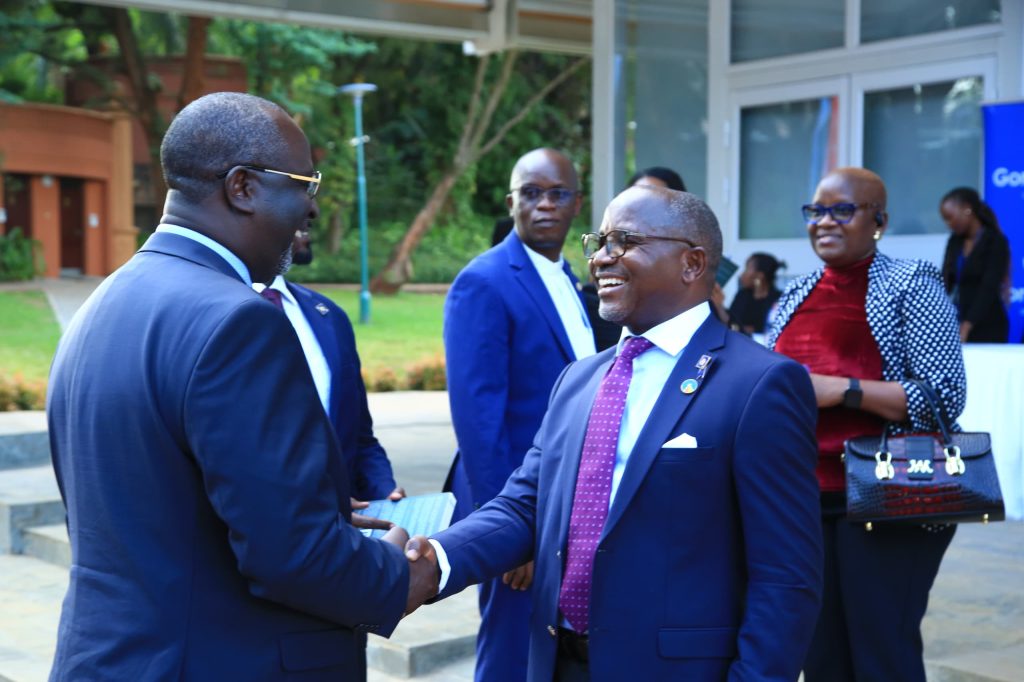 Omukungu Fabian Kasi awandiise ekitabo ku bulamu bwe