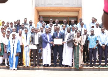 Obwakabaka bukubirizza emiti emito okunyikira okusimba emiti kisobozese okukendeeza ekyeya
