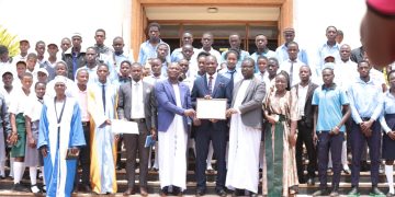 Obwakabaka bukubirizza emiti emito okunyikira okusimba emiti kisobozese okukendeeza ekyeya