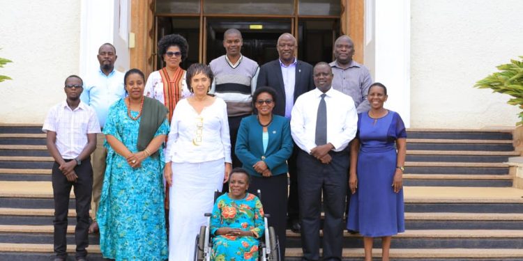 Abalina akawuka ka mukenenya bakufuna amaka webabudaabudibwa